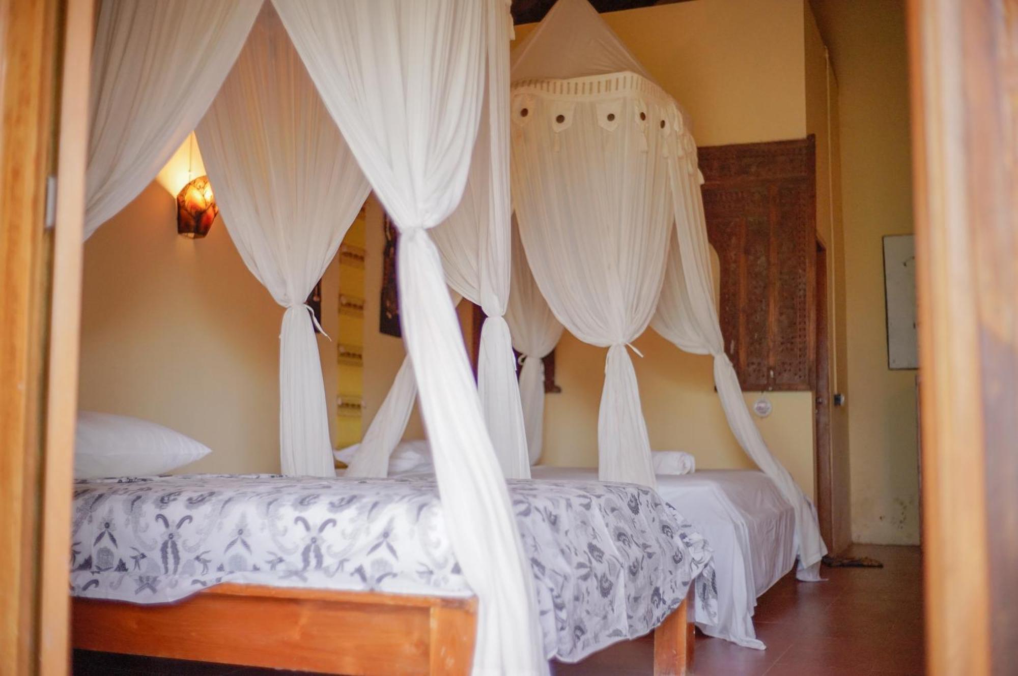 Yut'S Inn Flower Paradise Gili Gede Экстерьер фото
