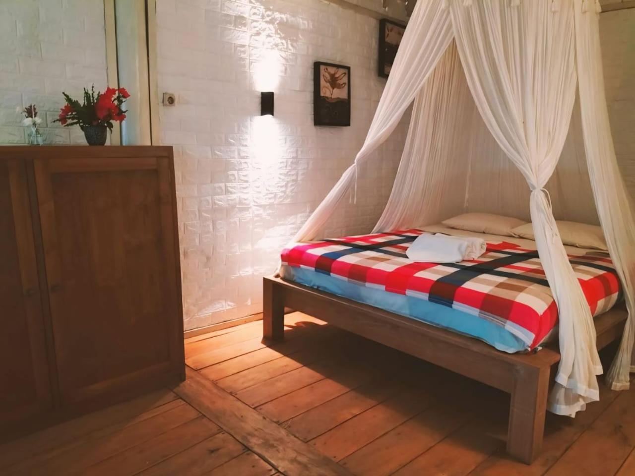 Yut'S Inn Flower Paradise Gili Gede Экстерьер фото